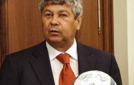 Lucescu a facut echipa de pe patul de spital