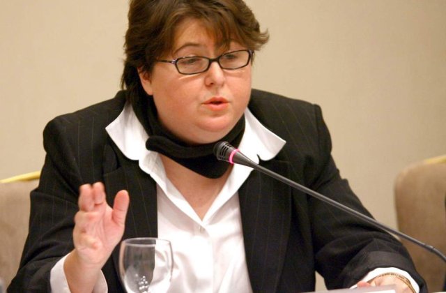 Alina Mungiu Pipidi le 'face zdrente pe fetele lui Basescu'