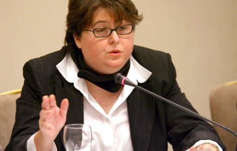 Alina Mungiu Pipidi le 'face zdrente pe fetele lui Basescu'
