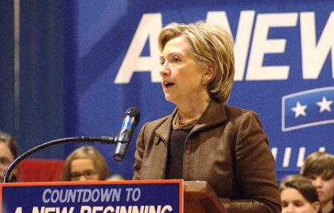 Hillary Clinton: Assad este disperat, ar putea utiliza armele chimice in Siria!