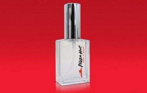 Pizza Hut si-a lansat parfum