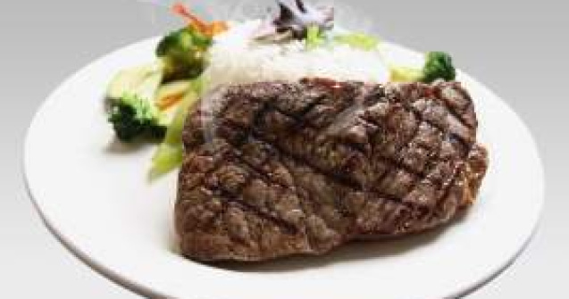 Romanii nu mai au bani pentru friptura de porc de la masa de Sarbatori