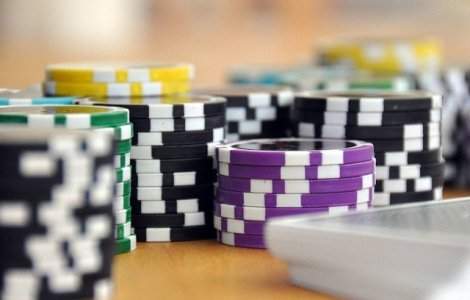 Aproape 1.200 de practicanti de jocuri de noroc au fost consiliati psi