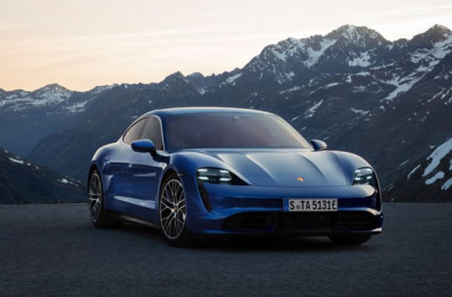 Elon Musk isi exprima nemultumirea dupa ce Bill Gates si-a cumparat Porsche Taycan in locul unei electrice Tesla: "Conversatiile mele cu el au fost dezamagitoare"
