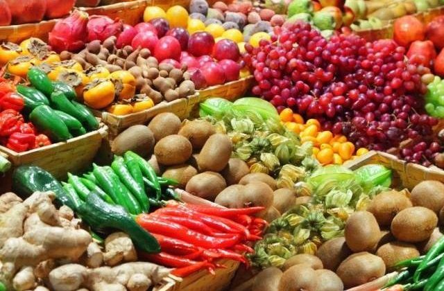 ANSVSA: Reziduuri de pesticide in fructe si legume peste limita maxima admisa