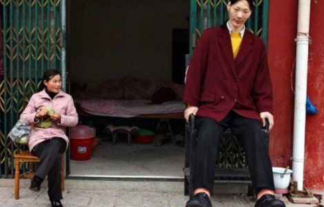  Video  Cea mai inalta femeie din lume s-a stins din viata