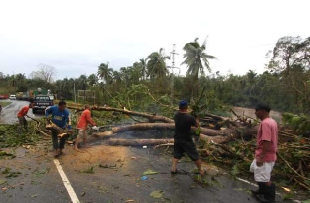Taifunul Bopha se indreapta din nou spre Filipine