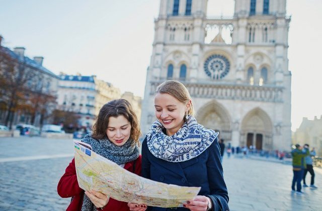 Romanii care aveau cumparate vacante in Italia nu isi vor primi banii inapoi daca se decid sa nu mai plece