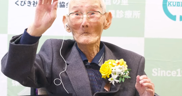 Cel mai batran om din lume a murit la 112 ani