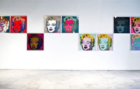 Zece serigrafii cu Marilyn Monroe sunt scoase la vanzare in Capitala