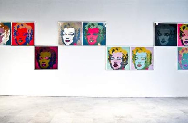 Zece serigrafii cu Marilyn Monroe sunt scoase la vanzare in Capitala