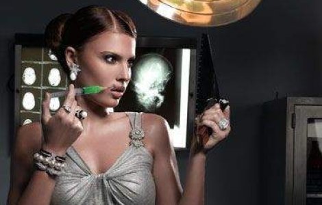 In plina criza, femeile nu renunta la chirurgia plastica