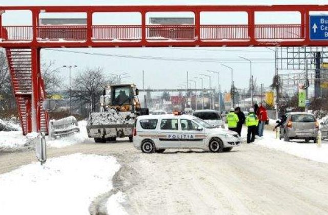 4.000 de politisti rutieri actioneaza pentru restrictionarea circulatiei pe drumurile cu zapada
