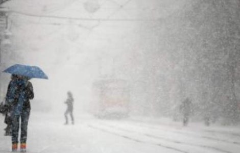 Avertizarea cod galben de ninsori si viscol, prelungita pana luni