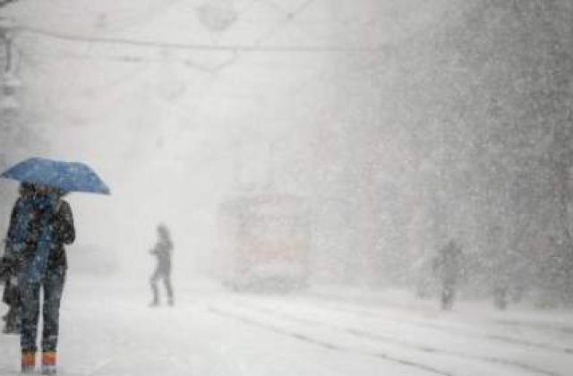Avertizarea cod galben de ninsori si viscol, prelungita pana luni