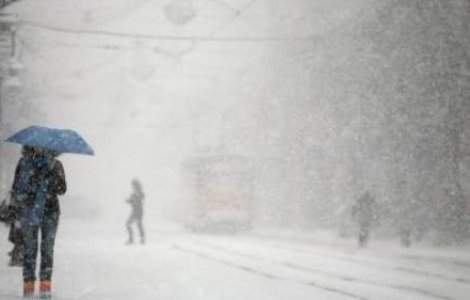 Avertizarea cod galben de ninsori si viscol, prelungita pana luni