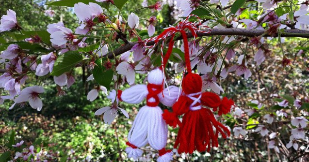 Traditii si obiceiuri populare: Martisorul, simbolul primaverii