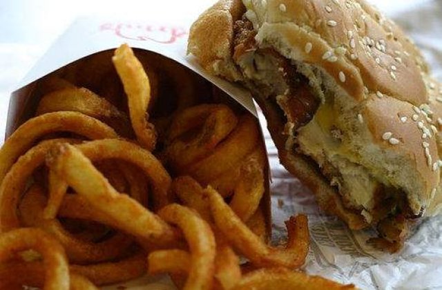 O americanca risca puscaria pentru ca fiul sau este prea gras