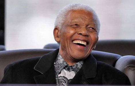 Nelson Mandela sufera de o infectie la plamani