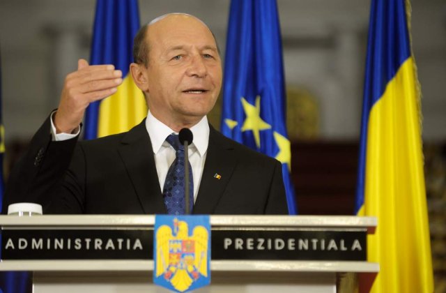 Basescu, somatie catre politicieni: Sa renunte la presiune pentru inceperea consultarilor