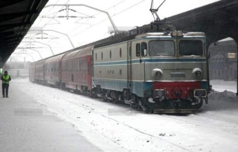 CFR: Trenurile care circula prin sudul si sud-estul tarii, intarzieri intre 30 si 120 de minute
