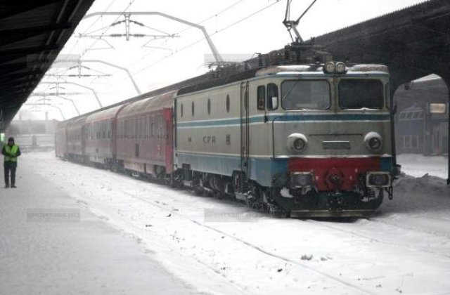 CFR: Trenurile care circula prin sudul si sud-estul tarii, intarzieri intre 30 si 120 de minute