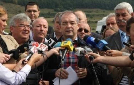 Boc: PDL nu are ce cauta la revizuirea Constitutiei daca nu incepe cu reducerea parlamentarilor