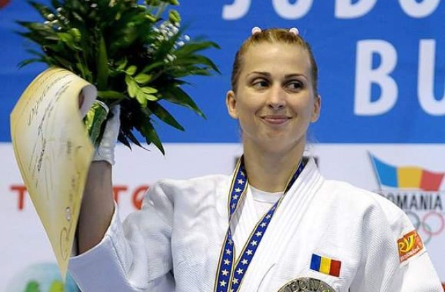 Romania mai pierde o stea: Alina Dumitru a anuntat ca sa retrage