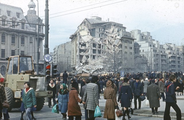 44 de ani de la cutremurul din 4 martie 1977 - imaginile dezastrului