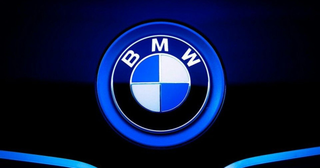 BMW isi schimba logoul. Iata cum arata cel mai nou design al emblemei