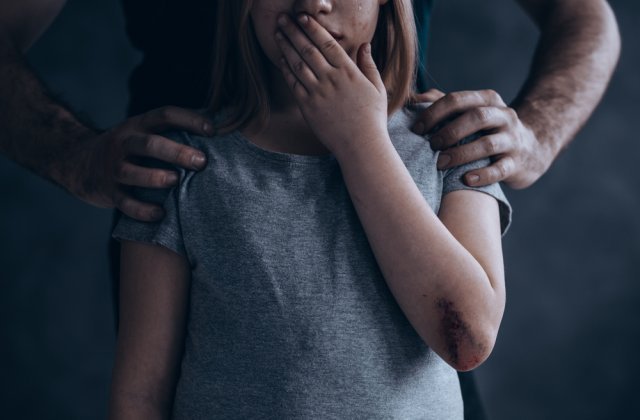 A cerut sa fie eliberat dupa ce si-a violat cele patru fiice
