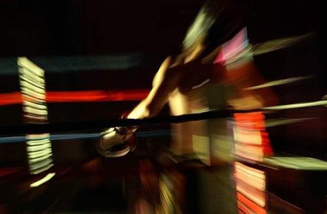 Campion mondial la box, ucis intr-un jaf armat