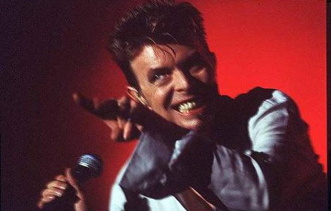 VIDEO: David Bowie si-a relansat primul hit