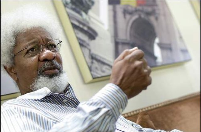 Laureatul cu Nobel Wole Soyinka sprijina rebelii nigerieni