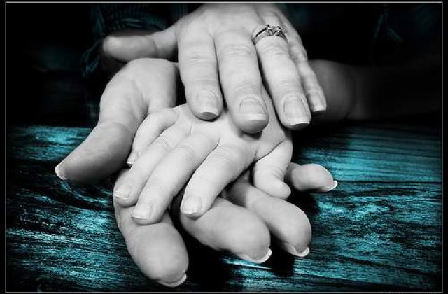 Si-a decapitat bebelusul si a mancat bucati din el