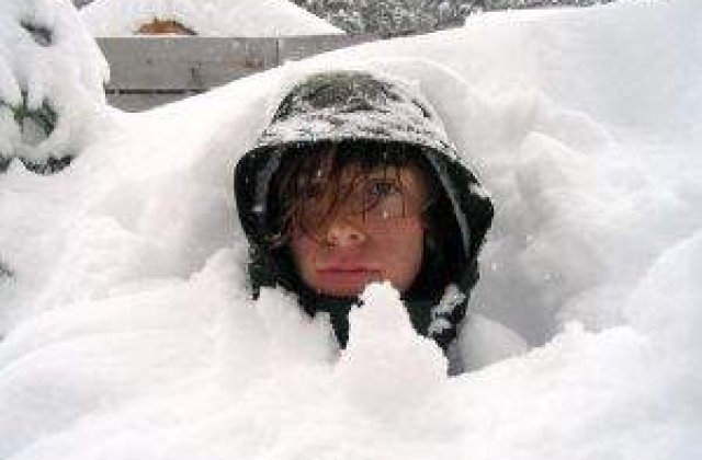 Circa 150.000 de elevi au stat azi acasa