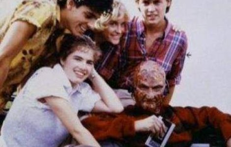  Top  10 imagini neasteptat de amuzante de pe platourile filmelor de groaza