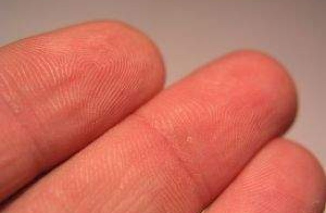 Uitati de pasaportul biometric! De anul viitor vom avea buletine biometrice