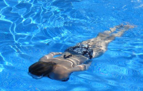 Sute de elevi din Bucuresti vor beneficia de cursuri gratuite de inot