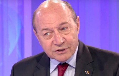 Basescu trage un semnal de alarma: "Ne pregatim de autodistrugere"