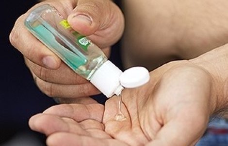 Gelul antibacterian se poate prepara si acasa