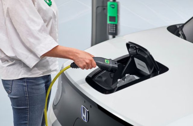 Honda va lansa un nou model electric in 2021 sau 2022: japonezii pregatesc si trei versiuni hibride pentru modele deja existente