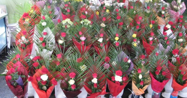 Cosmarul florareselor: politia a confiscat 22.000 de flori inainte de 8 martie