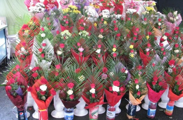Cosmarul florareselor: politia a confiscat 22.000 de flori inainte de 8 martie