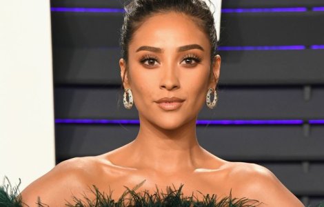 Trucuri de machiaj folosite de make-up artisti: Vei fi admirata toata ziua!