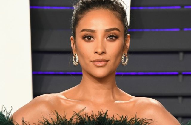 Trucuri de machiaj folosite de make-up artisti: Vei fi admirata toata ziua!