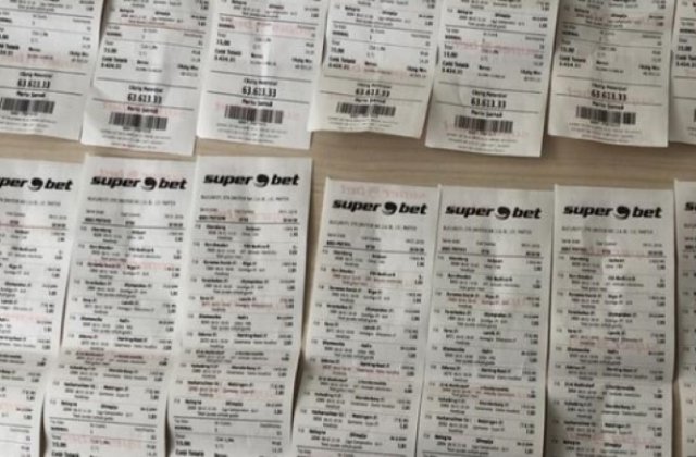 Socant. Si-a omorat copilul de 6 ani pentru ca i-a aruncat biletul la pariuri