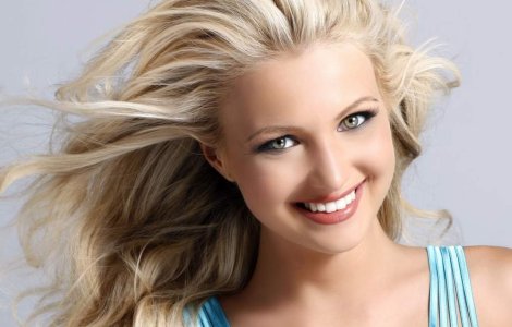 Miss Universe Romania 2009, viata de vedeta la Hollywood