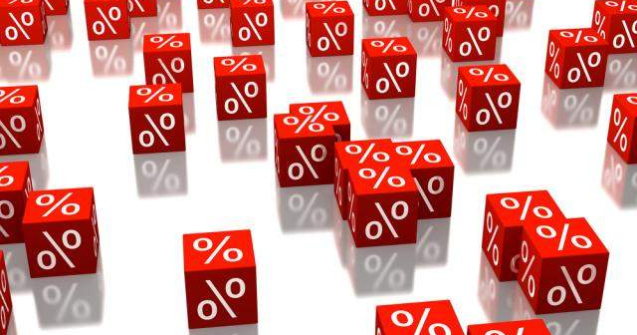 Inaugurari la foc continuu pentru discounteri