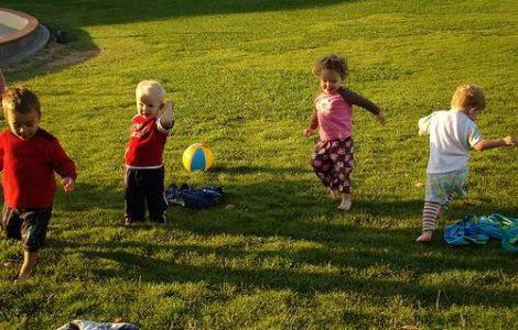 Nu aveti voie pe iarba daca sunteti mai multi de 5!